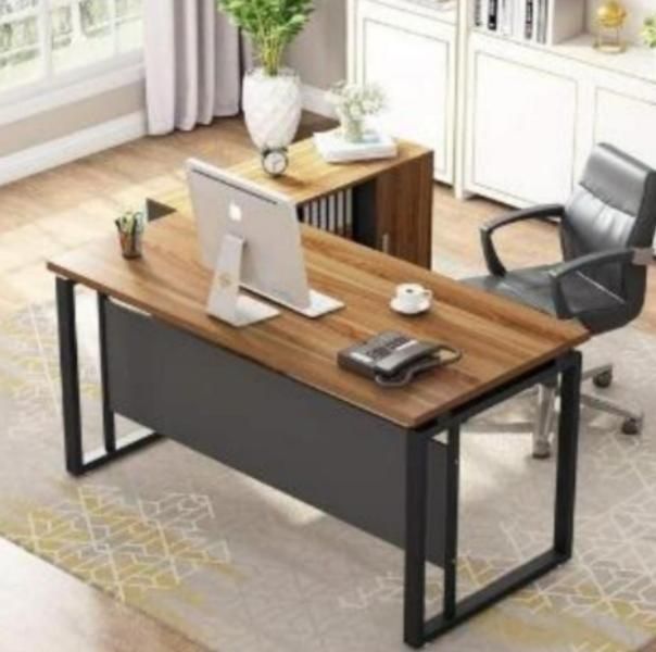 Illustration for the article “Office Table Manufacturer in Banashankari for Functional Workspaces”