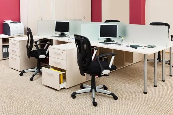 Open Desk C-Type Workstations in Yelahanka: Pod Planning on Larger Floors